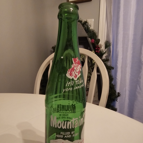 Vintage Mountain Dew bottle soda green pop glass bottle advertising - Picture 2 of 8